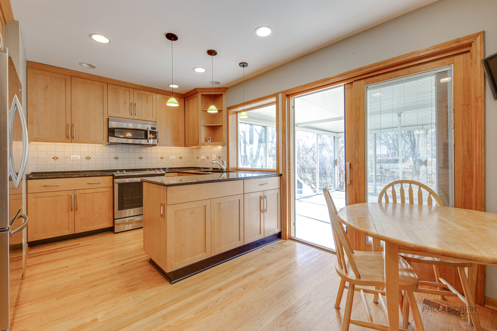 996 N Apple Tree Court