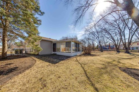 Tiny photo for 996 N Apple Tree Court, Palatine, IL 60067 (MLS # 12582836)