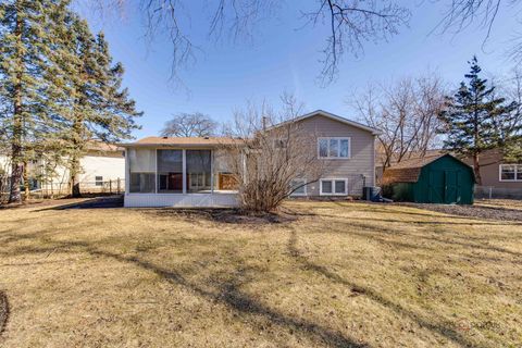 Tiny photo for 996 N Apple Tree Court, Palatine, IL 60067 (MLS # 12582836)