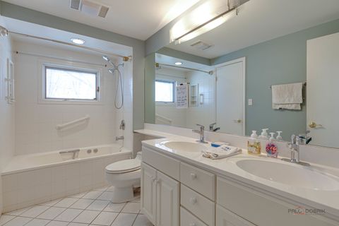 Tiny photo for 996 N Apple Tree Court, Palatine, IL 60067 (MLS # 12582836)