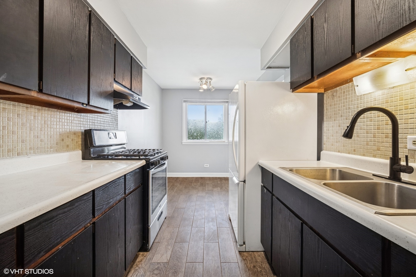 633 Dulles Road B