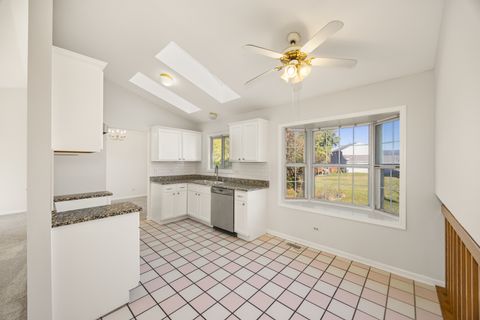 Tiny photo for 77 Brookstone Drive, Streamwood, IL 60107 (MLS # 12504749)