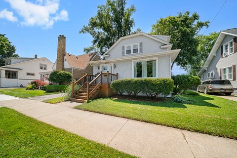 Photo of 1329 Henry Avenue, Des Plaines, IL 60016 (MLS # 12706809)