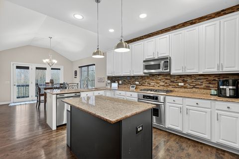 Tiny photo for 910 TIPPERARY Street, Gilberts, IL 60136 (MLS # 12512814)