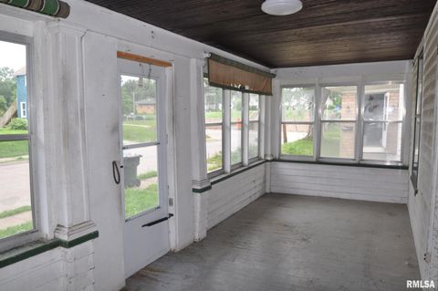 Tiny photo for 1815 BELLE Avenue, Davenport, IA 52803 (MLS # QC4268562)