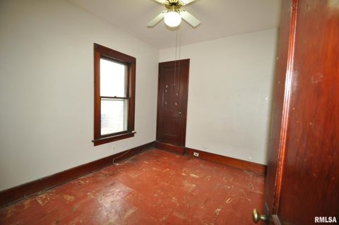 Tiny photo for 1815 BELLE Avenue, Davenport, IA 52803 (MLS # QC4268562)