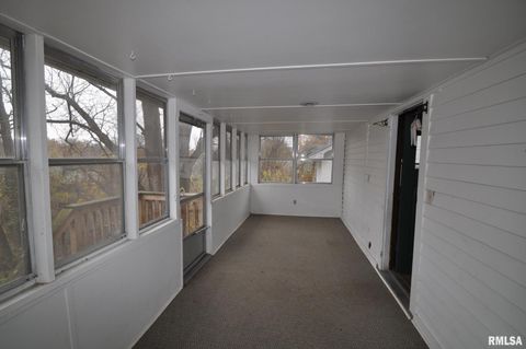 Tiny photo for 1815 BELLE Avenue, Davenport, IA 52803 (MLS # QC4268562)