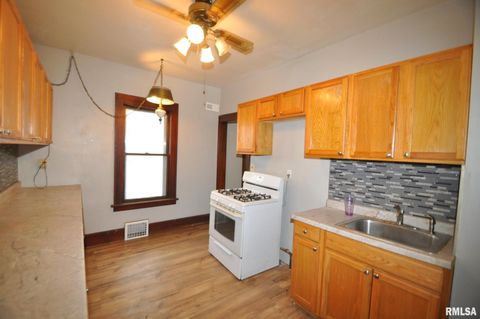 Tiny photo for 1815 BELLE Avenue, Davenport, IA 52803 (MLS # QC4268562)