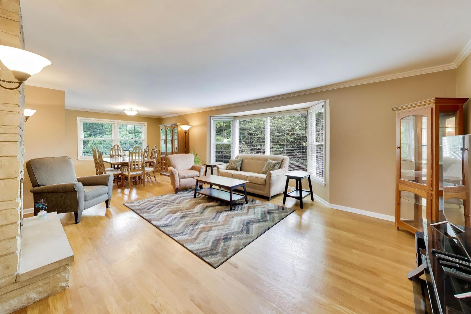 206 W Hiawatha Trail