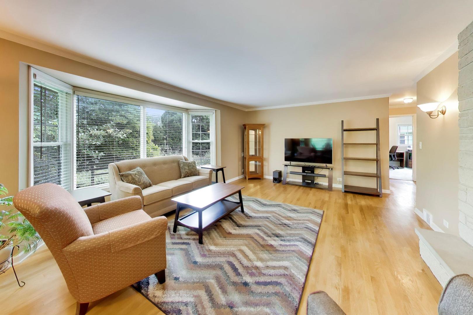206 W Hiawatha Trail