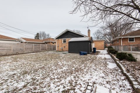 A home in La Grange Park