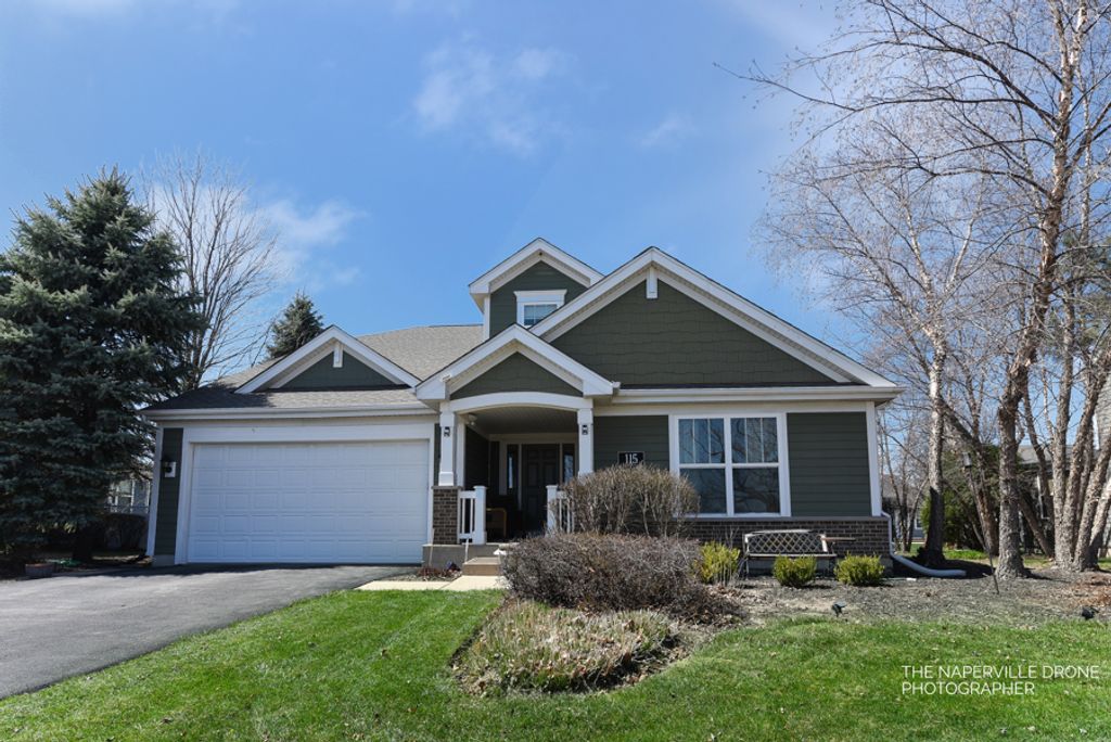 Photo for 115 Clover Drive, Sugar Grove, IL 60554 (MLS # 12484658)