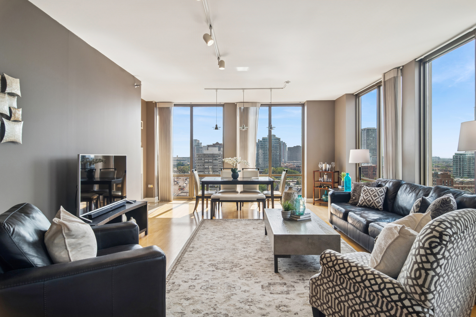 1335 S Prairie Avenue 1406