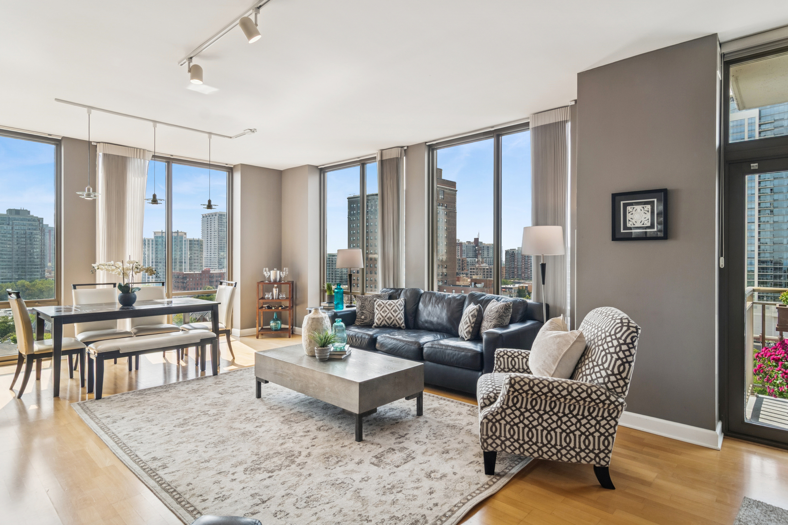 1335 S Prairie Avenue 1406