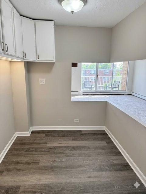 Tiny photo for 2211 S Stewart Avenue #6A, Lombard, IL 60148 (MLS # 12635094)