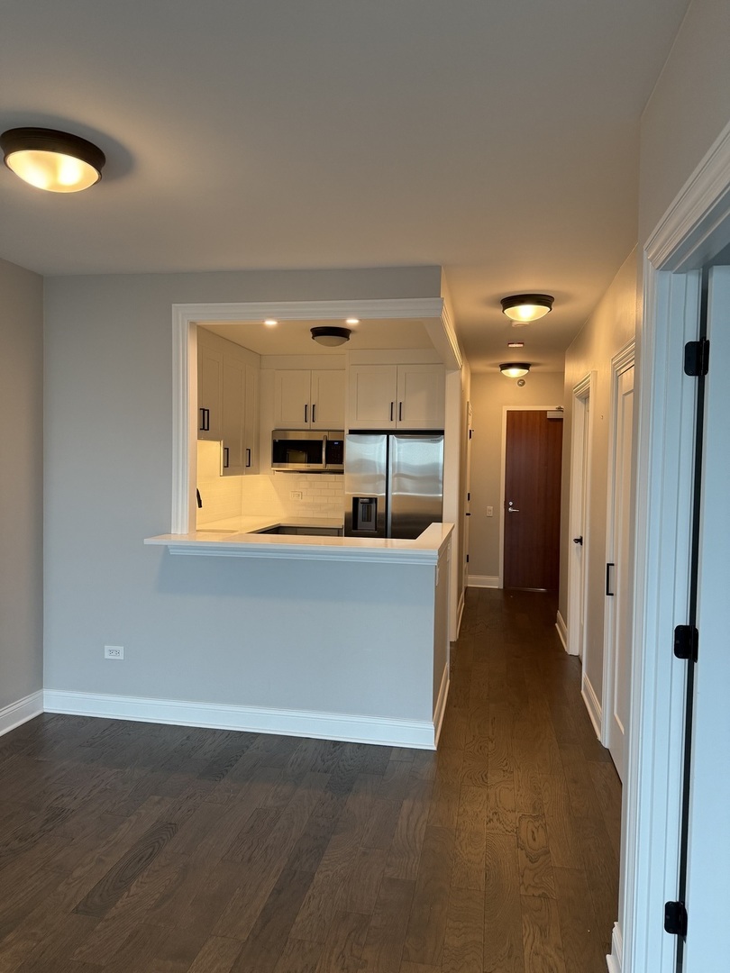 400 N La Salle Drive 2909