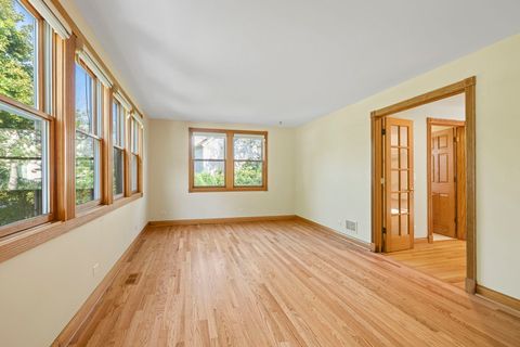 Tiny photo for 1045 Fairoaks Avenue, Deerfield, IL 60015 (MLS # 12464669)
