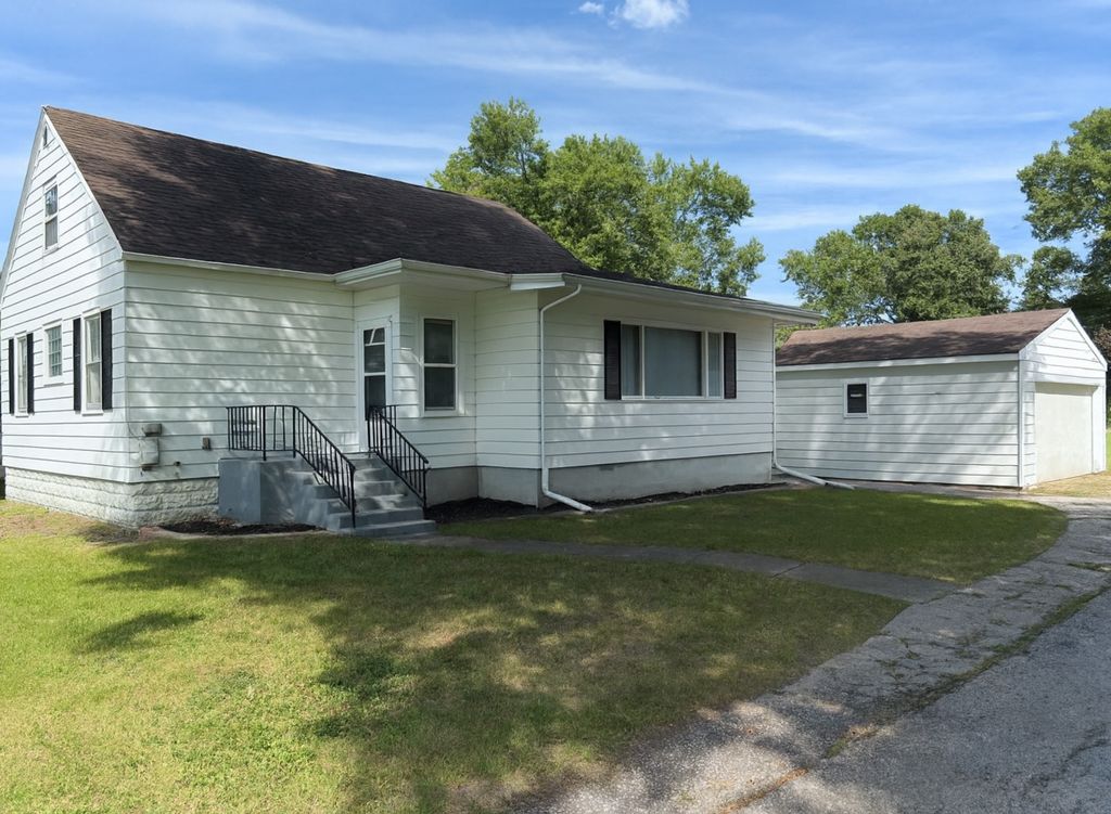 Photo for 37519 N North Avenue, Beach Park, IL 60087 (MLS # 12467559)