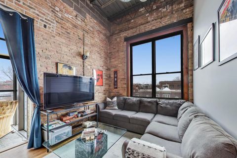 Tiny photo for 2525 N SHEFFIELD Avenue #3A, Chicago, IL 60614 (MLS # 12626172)