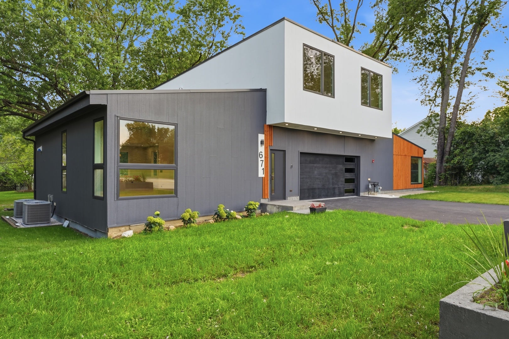671 W Lake Cook Road