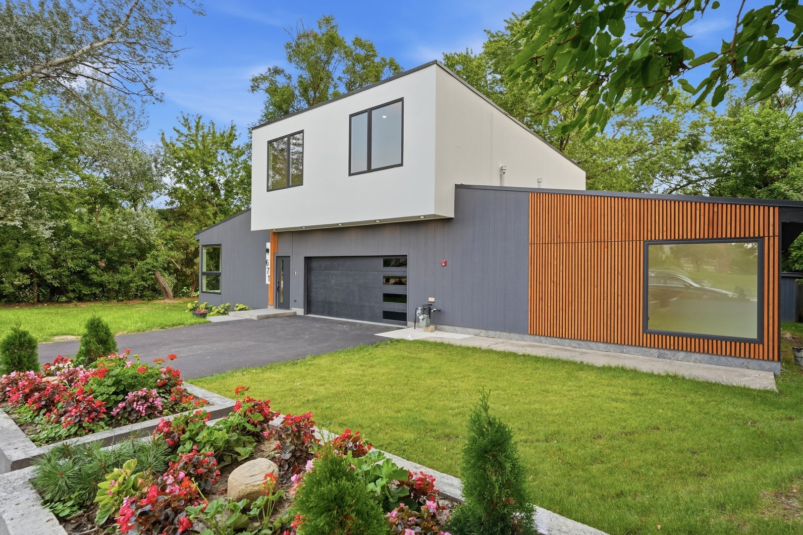 671 W Lake Cook Road