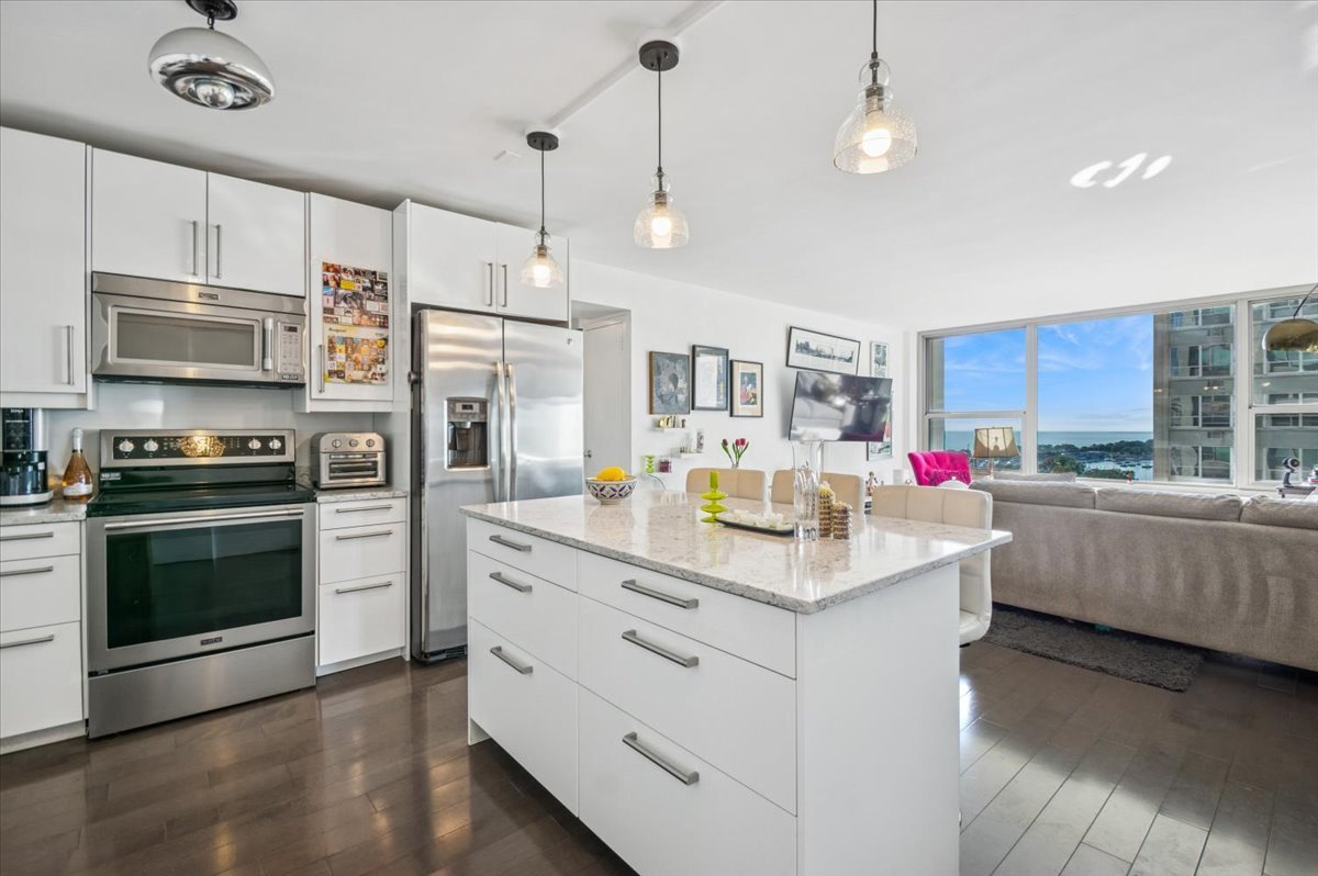 3600 N Lake Shore Drive 1601