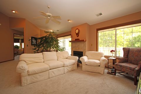 Tiny photo for 1377 E Evergreen Drive #2, Palatine, IL 60074 (MLS # 12701642)