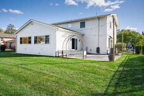 Tiny photo for 742 Ridgeview Street, Downers Grove, IL 60516 (MLS # 12494620)