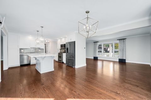 Tiny photo for 742 Ridgeview Street, Downers Grove, IL 60516 (MLS # 12494620)