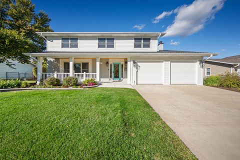 Photo of 742 Ridgeview Street, Downers Grove, IL 60516 (MLS # 12494620)