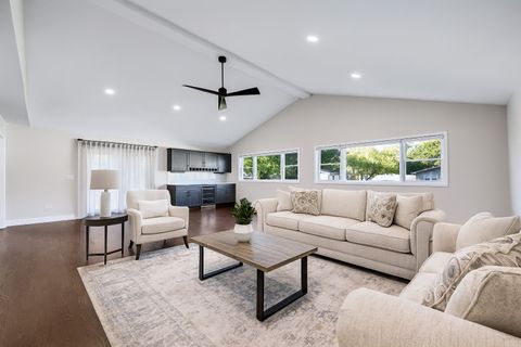 Tiny photo for 742 Ridgeview Street, Downers Grove, IL 60516 (MLS # 12494620)