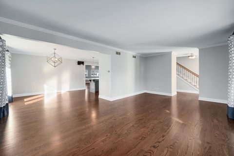 Tiny photo for 742 Ridgeview Street, Downers Grove, IL 60516 (MLS # 12494620)