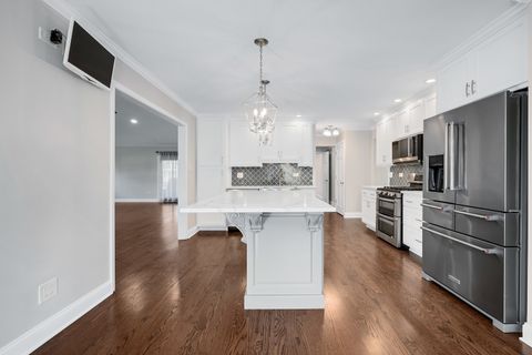 Tiny photo for 742 Ridgeview Street, Downers Grove, IL 60516 (MLS # 12494620)