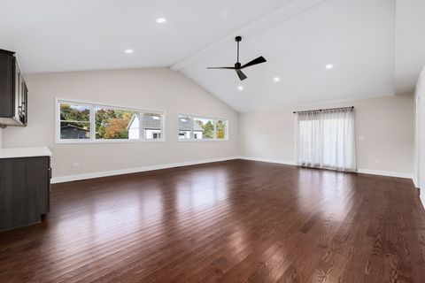 Tiny photo for 742 Ridgeview Street, Downers Grove, IL 60516 (MLS # 12494620)