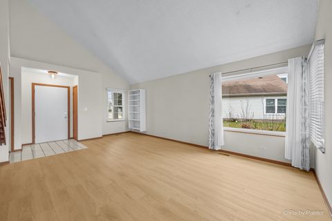 Tiny photo for 1811 Schmale Court #2, Glendale Heights, IL 60139 (MLS # 12519653)