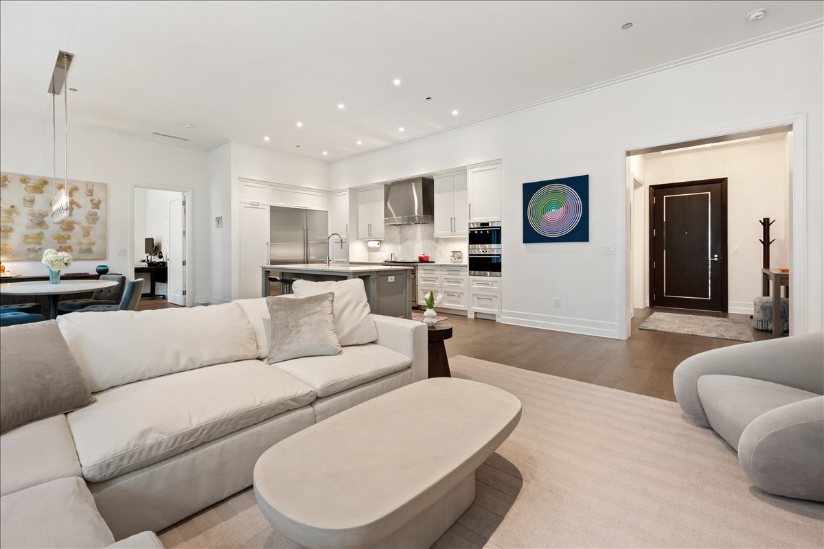 435 N Michigan Avenue 414