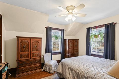 Tiny photo for 909 E WASHINGTON Street, Urbana, IL 61801 (MLS # 12578839)