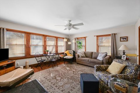 Tiny photo for 909 E WASHINGTON Street, Urbana, IL 61801 (MLS # 12578839)