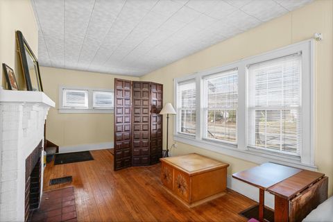 Tiny photo for 909 E WASHINGTON Street, Urbana, IL 61801 (MLS # 12578839)