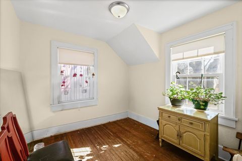 Tiny photo for 909 E WASHINGTON Street, Urbana, IL 61801 (MLS # 12578839)