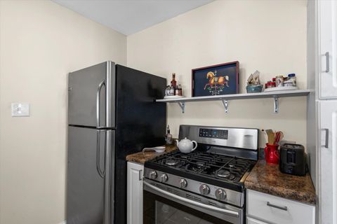 Tiny photo for 909 E WASHINGTON Street, Urbana, IL 61801 (MLS # 12578839)