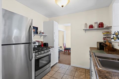 Tiny photo for 909 E WASHINGTON Street, Urbana, IL 61801 (MLS # 12578839)