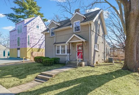 Photo of 909 E WASHINGTON Street, Urbana, IL 61801 (MLS # 12578839)