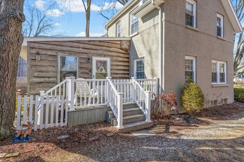 Tiny photo for 909 E WASHINGTON Street, Urbana, IL 61801 (MLS # 12578839)