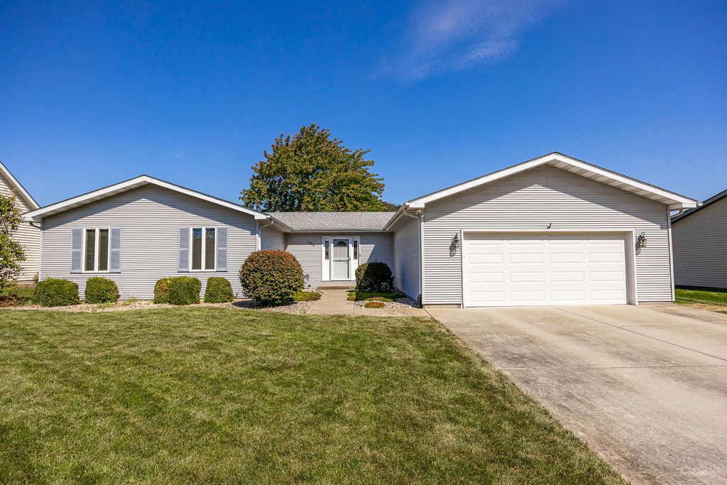 Photo for 103 E Coady Drive, Minooka, IL 60447 (MLS # 12461753)