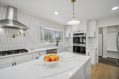 Tiny photo for 17671 W Westwind Drive, Gurnee, IL 60031 (MLS # 12494580)