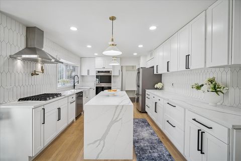 Tiny photo for 17671 W Westwind Drive, Gurnee, IL 60031 (MLS # 12494580)