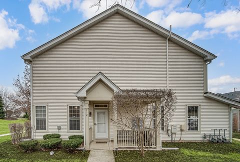 Photo of 712 Morris Court, Lakemoor, IL 60051 (MLS # 12590000)