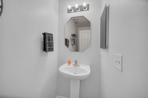 Tiny photo for 712 Morris Court, Lakemoor, IL 60051 (MLS # 12590000)