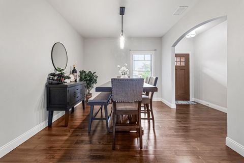 Tiny photo for 1604 Kassen Avenue, Mahomet, IL 61853 (MLS # 12378892)